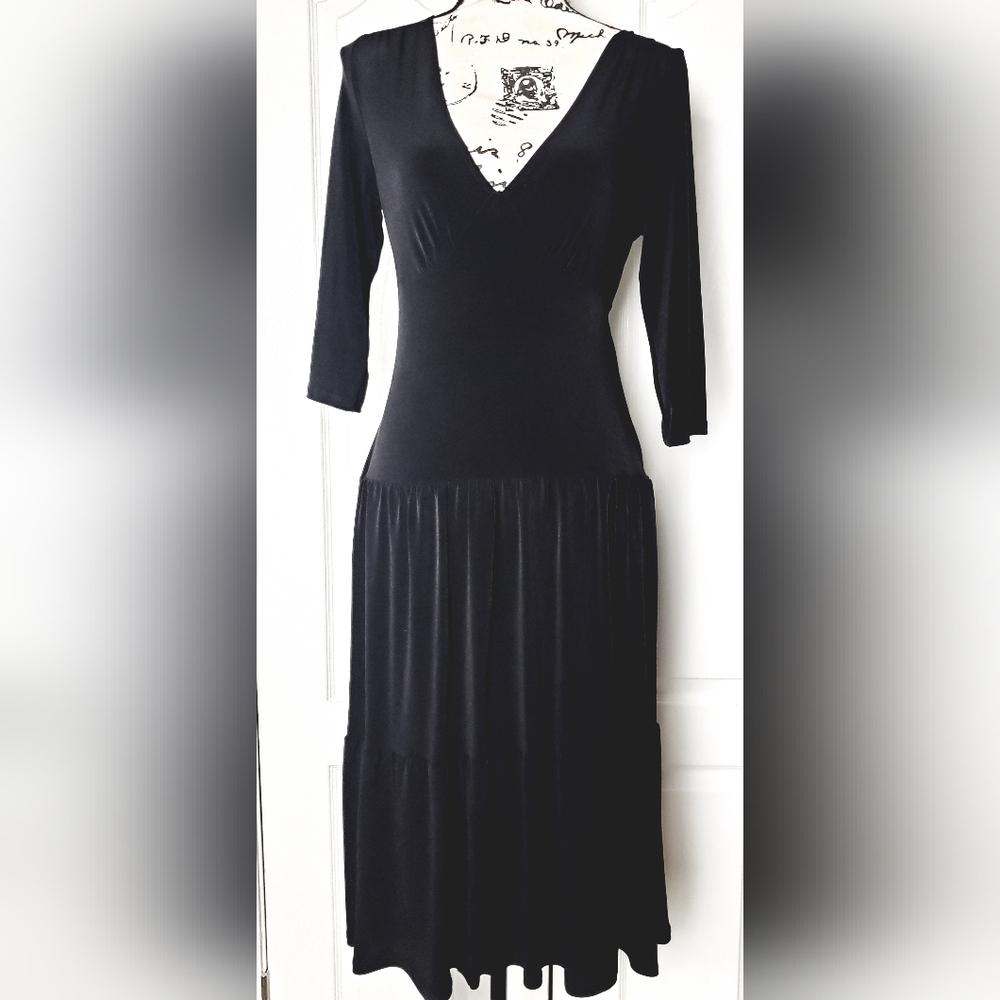 AGB Women’s Plus Size 8 ~ Black V Neck Dress Stretchy 
